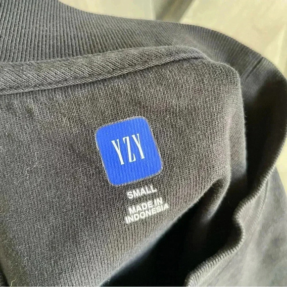 YZY Gap‎ Balenciaga No Seam Logo Boxy Tee in Black size small - Picture 7 of 7